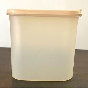 Vtg Tupperware Modular Mates 7 1/4 Cups # 1613 Oval Container & Pink Pou…